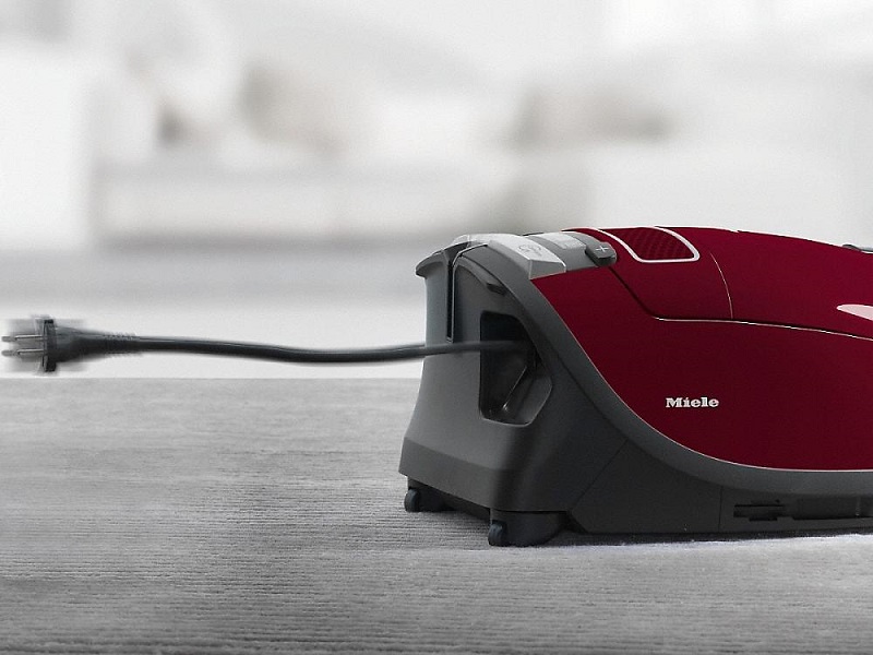 Купить Пылесос MIELE SGDA3 Complete C3 Pure Red ежевичный красный — Фото 3