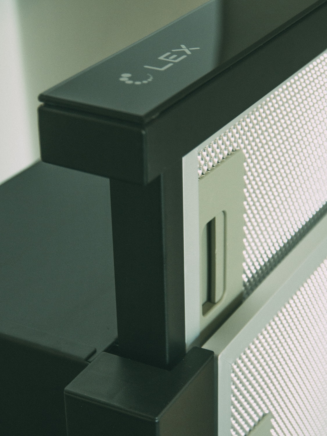 Купить Вытяжка встраиваемая LEX Hubble G 500 черный/стекло черное — Фото 3