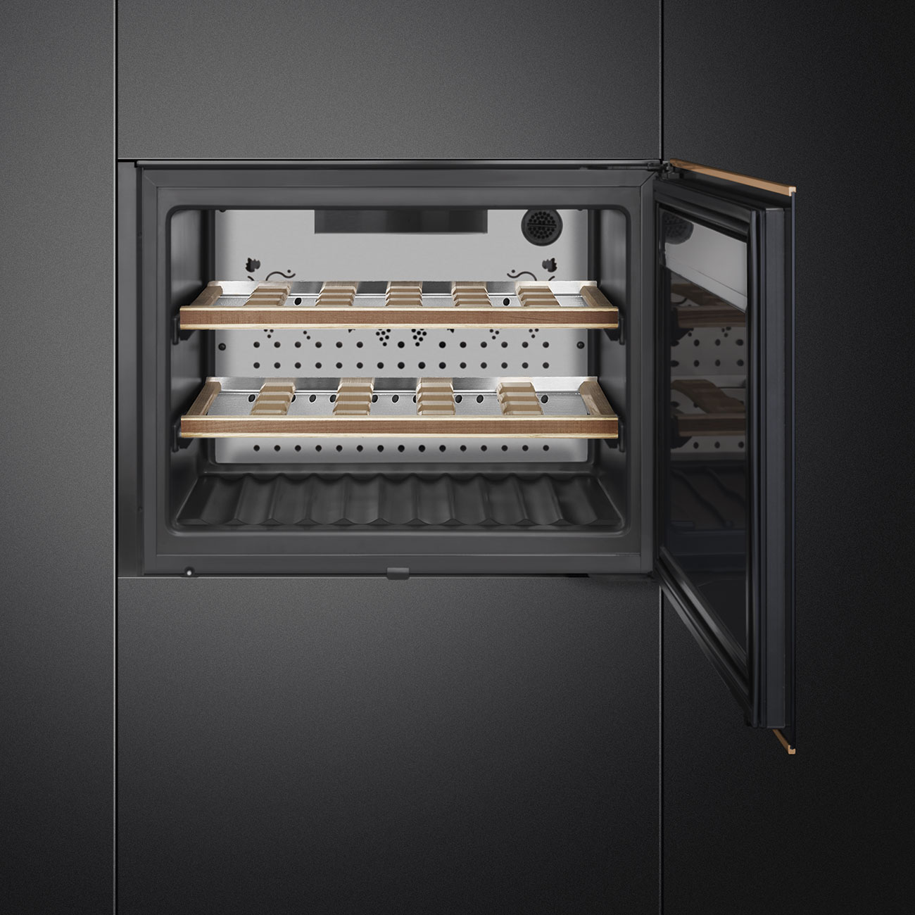Купить Встраиваемый винный шкаф Smeg CVI621RWNR3 — Фото 3