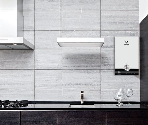 Купить Водонагреватель проточный Electrolux NPX 8 Flow Active — Фото 3