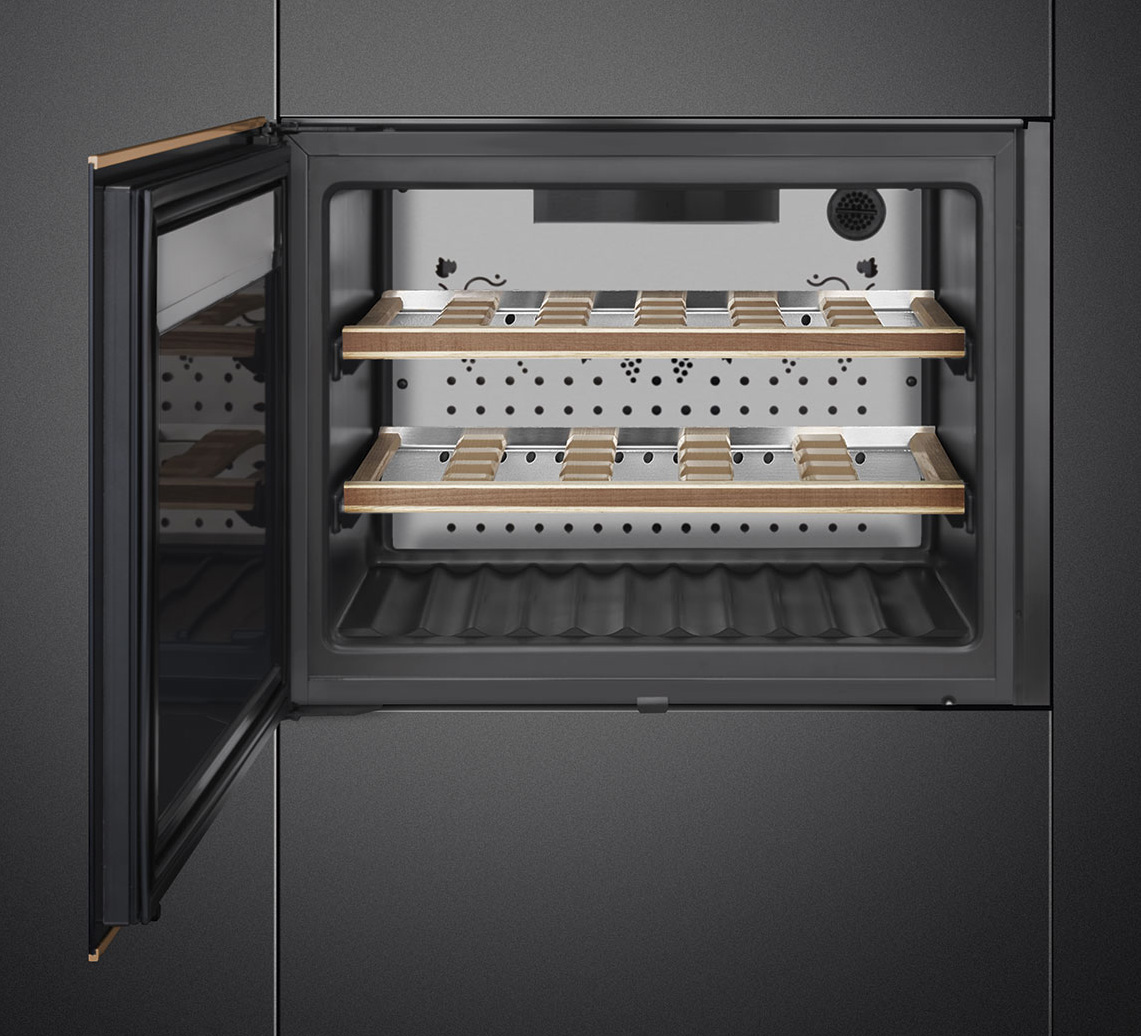 Купить Встраиваемый винный шкаф Smeg CVI621LWNR3 — Фото 5