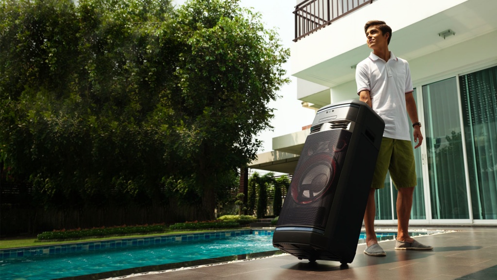 04_OK99_Music_On_The_Move_Anytime_And_Anywhere_Desktop.jpg